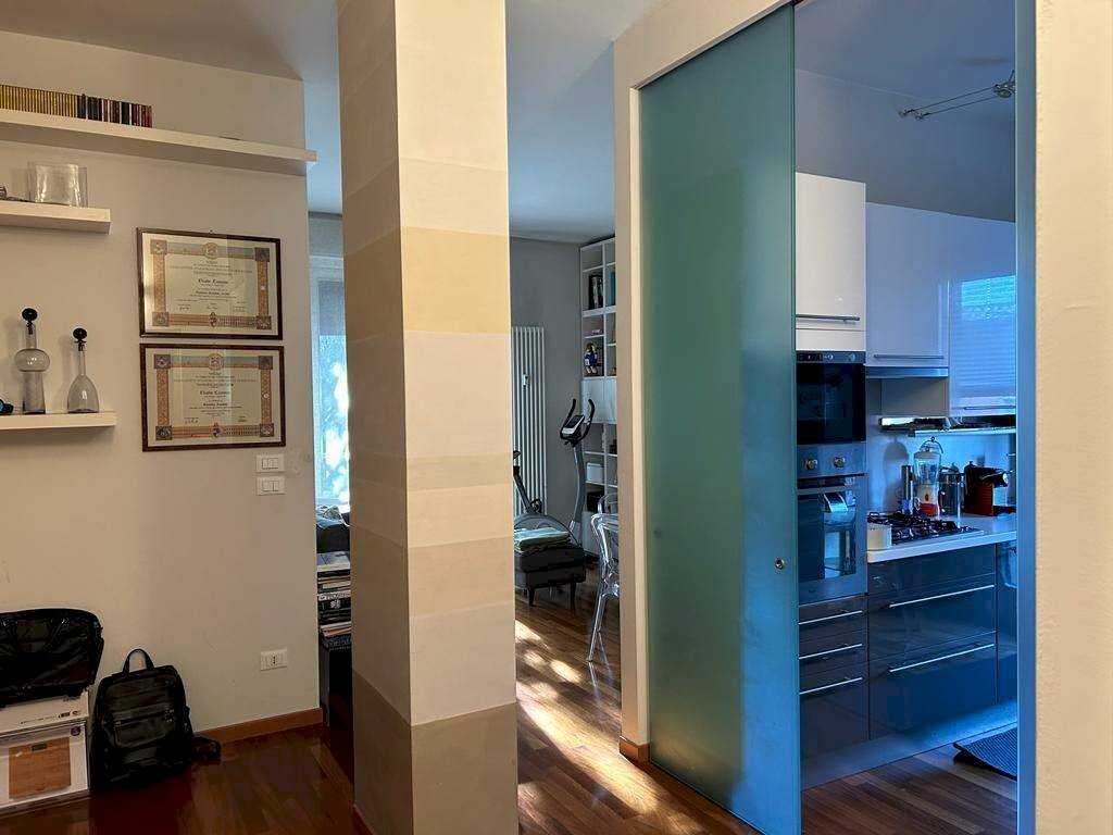 soggiorno - Three-room apartment via Vito Volterra, Bologna (neighborhood Colli) - photo 2