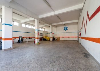 Via Tindari 35 DEPOSITO (4).jpg - Locale Commerciale Via Tindari 35, Misterbianco - foto 4