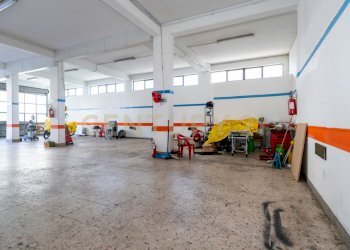 Via Tindari 35 DEPOSITO (5).jpg - Locale Commerciale Via Tindari 35, Misterbianco - foto 5