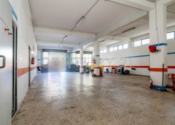 Via Tindari 35 DEPOSITO (8).jpg - Locale Commerciale Via Tindari 35, Misterbianco - foto 8