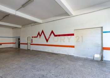 Via Tindari 35 DEPOSITO (10).jpg - Locale Commerciale Via Tindari 35, Misterbianco - foto 10