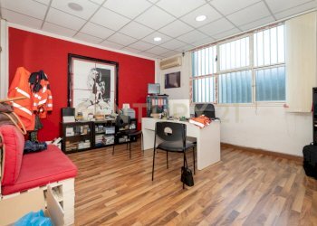 Via Tindari 35 DEPOSITO (14).jpg - Locale Commerciale Via Tindari 35, Misterbianco - foto 14