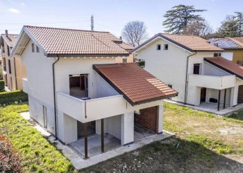 Facciata - Villa via del Roccolo, Varese - foto 11