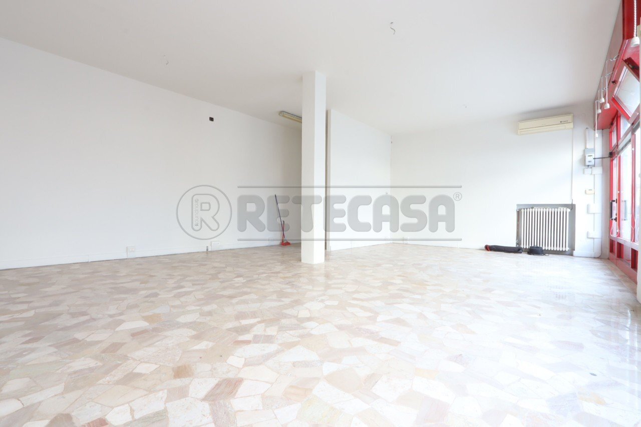 IMG_7618.JPG - Locale Commerciale Via Vincenzo Gonzati 2, Vicenza - foto 3