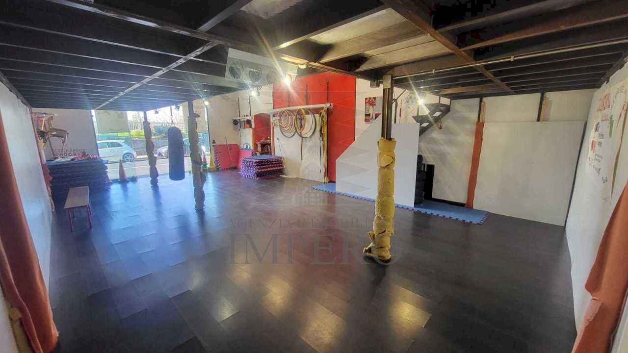 vano - Locale Commerciale Strada Statale 1 15, Camporosso - foto 1