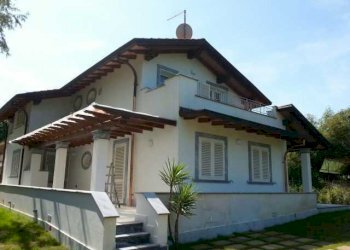 483953 - Copia - Copia.jpg - Villa Pietrasanta - foto 2