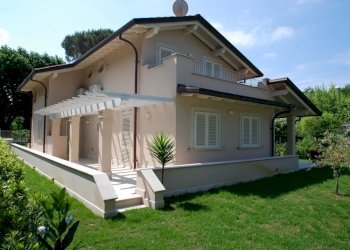 PHOTO-2024-07-09-11-52-23 4.jpg - Villa Pietrasanta - foto 1