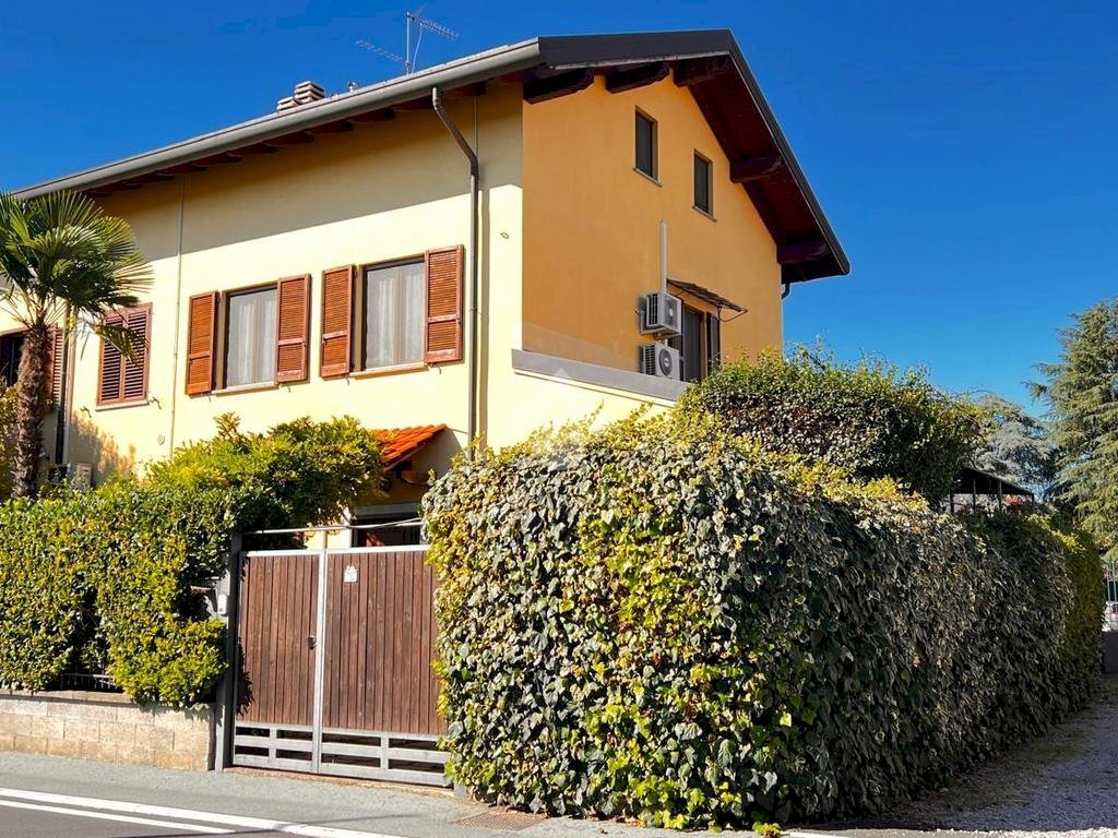 Portion of a house Via Balossa, Novate Milanese - photo 1