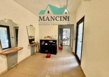 Shop VIA GIUSEPPE GARIBALDI, Jesi - photo 3