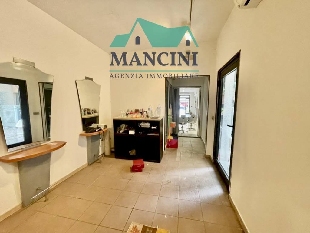 Shop VIA GIUSEPPE GARIBALDI, Jesi - photo 3