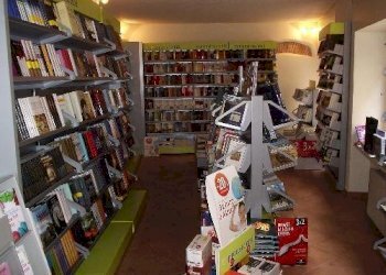 158947-big-1-negozio-159.jpeg - Edicole - Edicole con Chiosco Via Roma, Lucca - foto 10