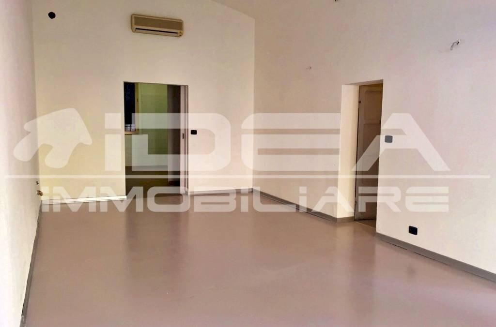 Ambiente 1 - Negozio via Paolo Ferrari, Modena - foto 1