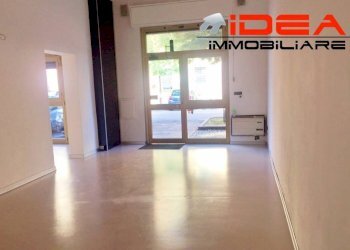 Vetrina - Shop via Paolo Ferrari, Modena - photo 4