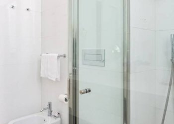 bagno - Quadrilocale via Mario de' Fiori, 70, Roma (zona Centro Storico) - foto 12