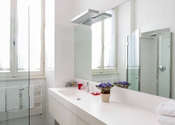 bagno - Quadrilocale via Mario de' Fiori, 70, Roma (zona Centro Storico) - foto 13