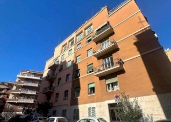 Facciata - Appartamento via Laura Mantegazza, Roma - foto 1