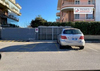 VISTA ESTERNO - Magazzino via Pericle Fazzini, Roma - foto 8