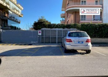 VISTA ESTERNO - Magazzino via Pericle Fazzini, Roma - foto 32