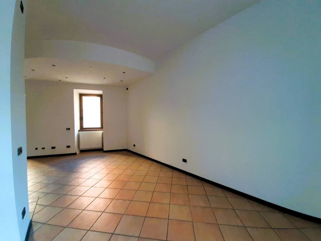 Stanza non arredata - Shop via Colombaro, Sondrio - photo 3