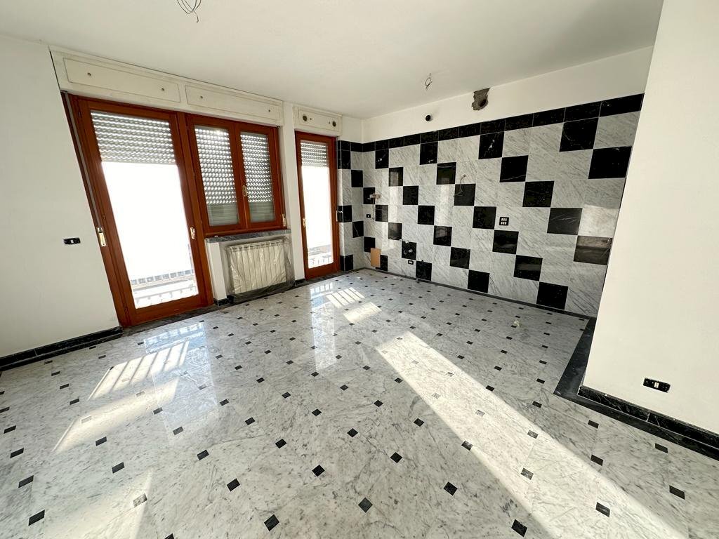 ca1.jpg - Three-room apartment Carrara - photo 1