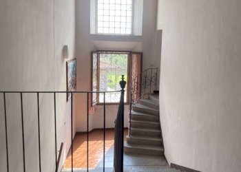 Scala condominiale - Four-room apartment via Corrado e Giulio Venini 29, Porlezza - photo 6