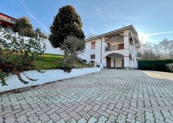 cortile - Villa via Don Luigi Orione, 238, Bra - photo 5