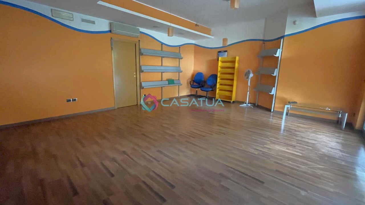 stanza - Commercial Premises Silvi - photo 1