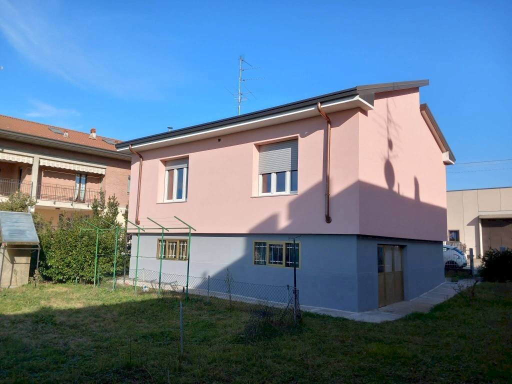 Villa strada Oleggio, 15, Novara (zona Pernate) - foto 3