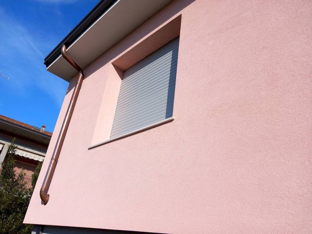 Facciata - Villa strada Oleggio, 15, Novara (zona Pernate) - foto 3