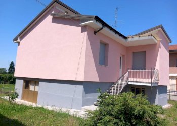 Villa strada Oleggio, 15, Novara (zona Pernate) - foto 32