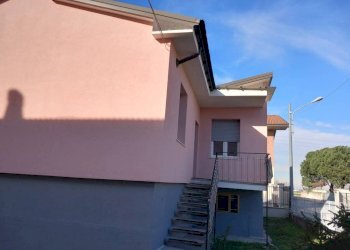 Villa strada Oleggio, 15, Novara (zona Pernate) - foto 35
