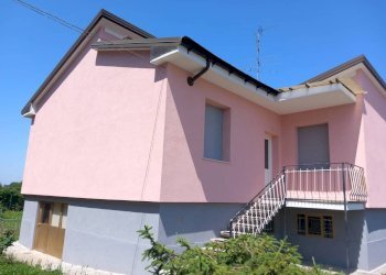 Villa strada Oleggio, 15, Novara (zona Pernate) - foto 39