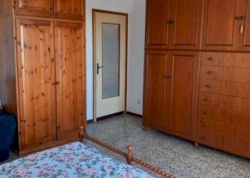 Camera da letto - Villa strada Oleggio, 15, Novara (zona Pernate) - foto 19