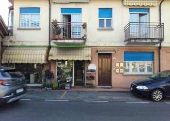 Commercial Activity via Montello, 10, Buguggiate - photo 1