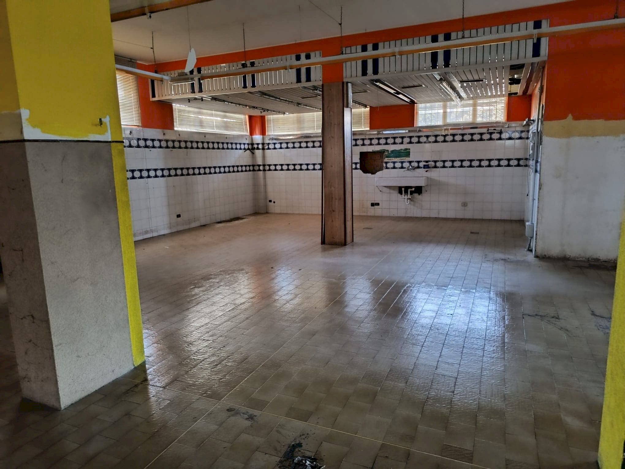 Negozio via Dobbiaco, Varese - planimetria 1