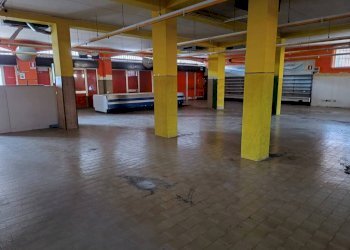 negozio - Negozio via Dobbiaco, Varese - foto 4