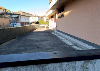 terrazzo - Negozio via Dobbiaco, Varese - foto 11