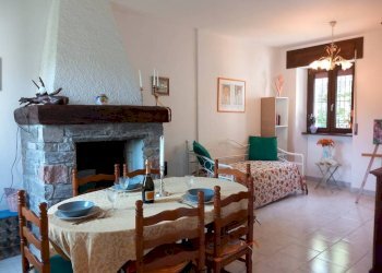 Salone - Casa indipendente via Stefano Ribolzi, 13, Maccagno con Pino e Veddasca - foto 3