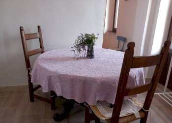 Stanza arredata - Casa indipendente via Stefano Ribolzi, 13, Maccagno con Pino e Veddasca - foto 35