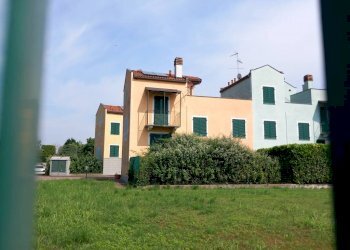 Facciata - Villa a Schiera via Roggia Molinara, 6, Biandrate - foto 11