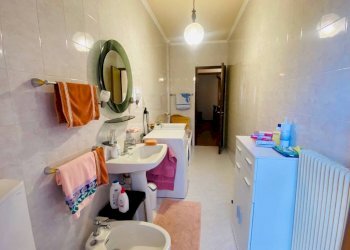 bagno - Four-room apartment via Carlo Botta, 10, Strambino - photo 13