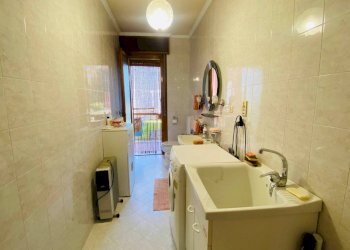 bagno - Four-room apartment via Carlo Botta, 10, Strambino - photo 14