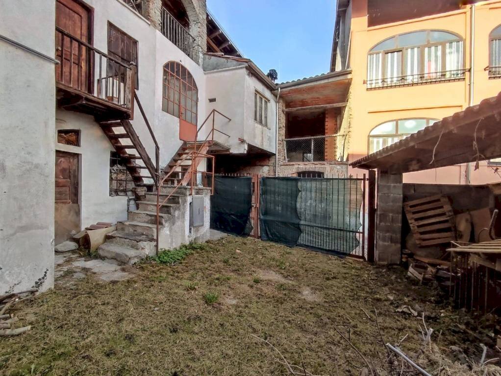 facciata esterna - Casa indipendente via Vittorio Veneto, Lessolo - foto 1