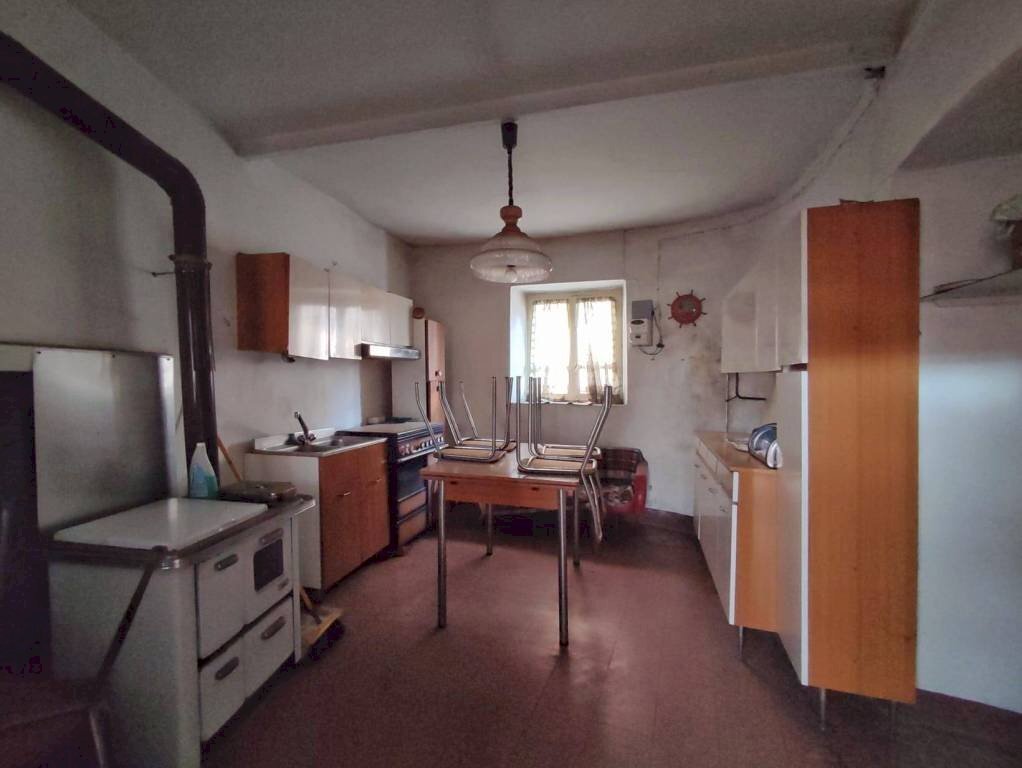 cucina - Casa indipendente via Vittorio Veneto, Lessolo - foto 3