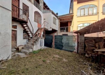 facciata esterna - Casa indipendente via Vittorio Veneto, Lessolo - foto 1