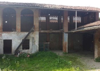 Esterni - Casa indipendente vicolo Novaletti, 6, Romano Canavese - foto 2