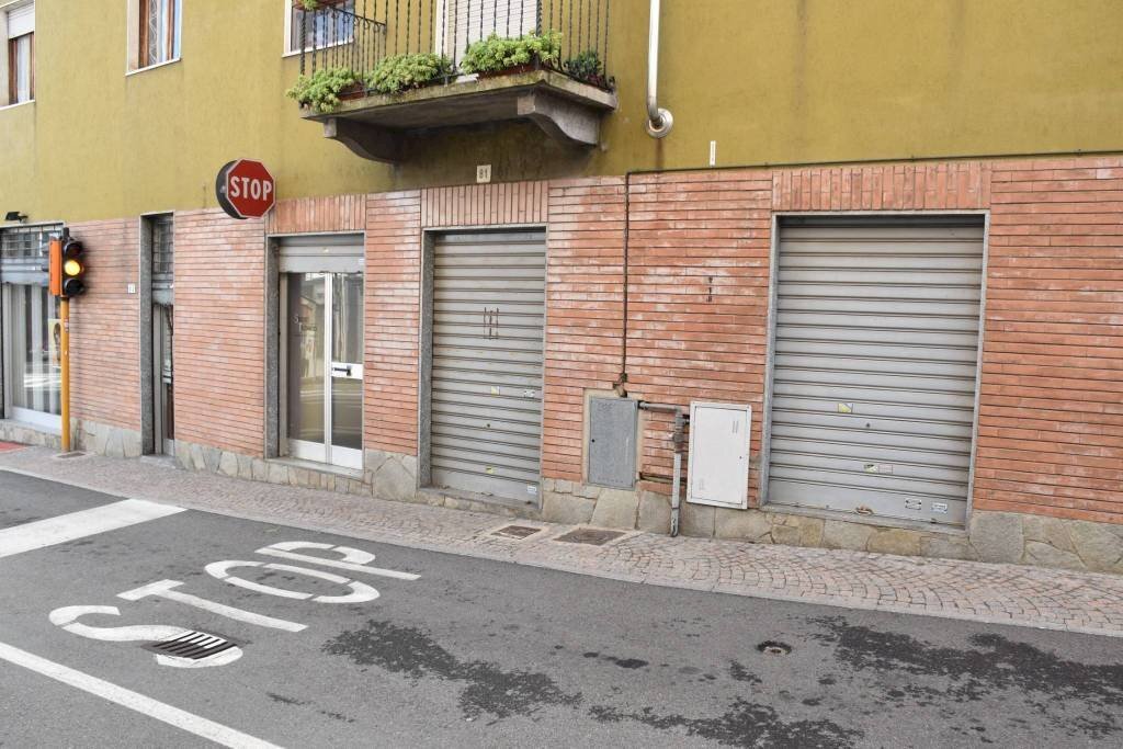 facciata - Shop via Somis, 81, Strambino - photo 1