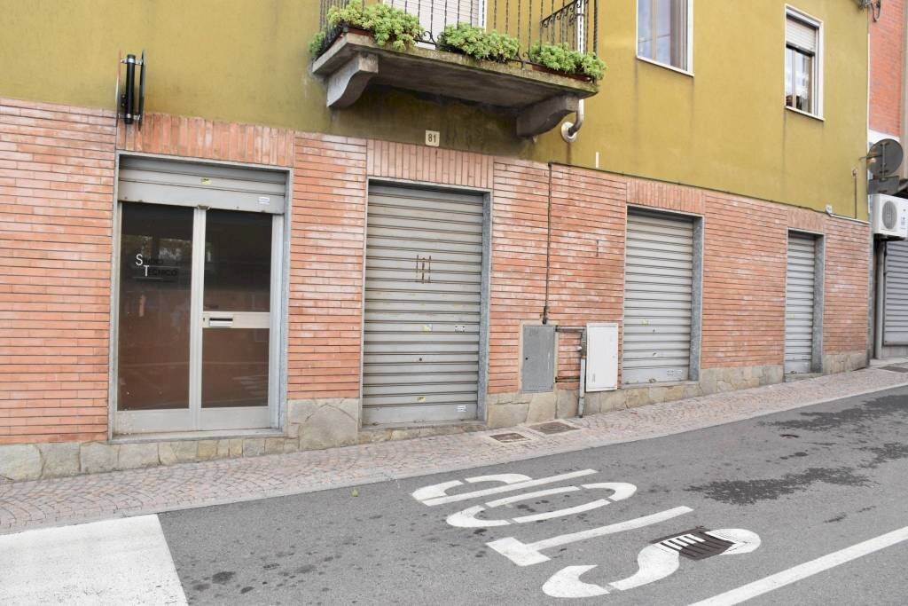 facciata - Shop via Somis, 81, Strambino - photo 2