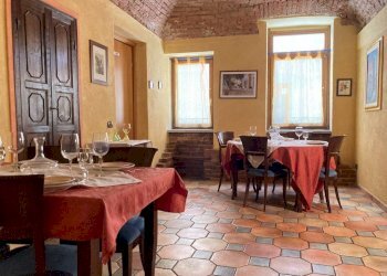 Interni - Negozio corso Cesare Alfieri, 81, Sostegno - foto 2