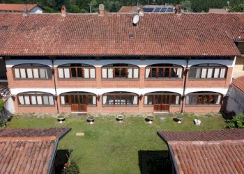 Casa indipendente via Vercelli, 40, Strambino - foto 1